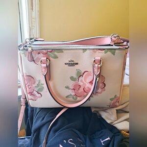 Coach Floral Surrey Carryall purse